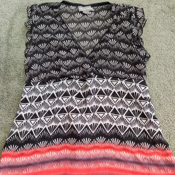 Top - Picture 2 of 2